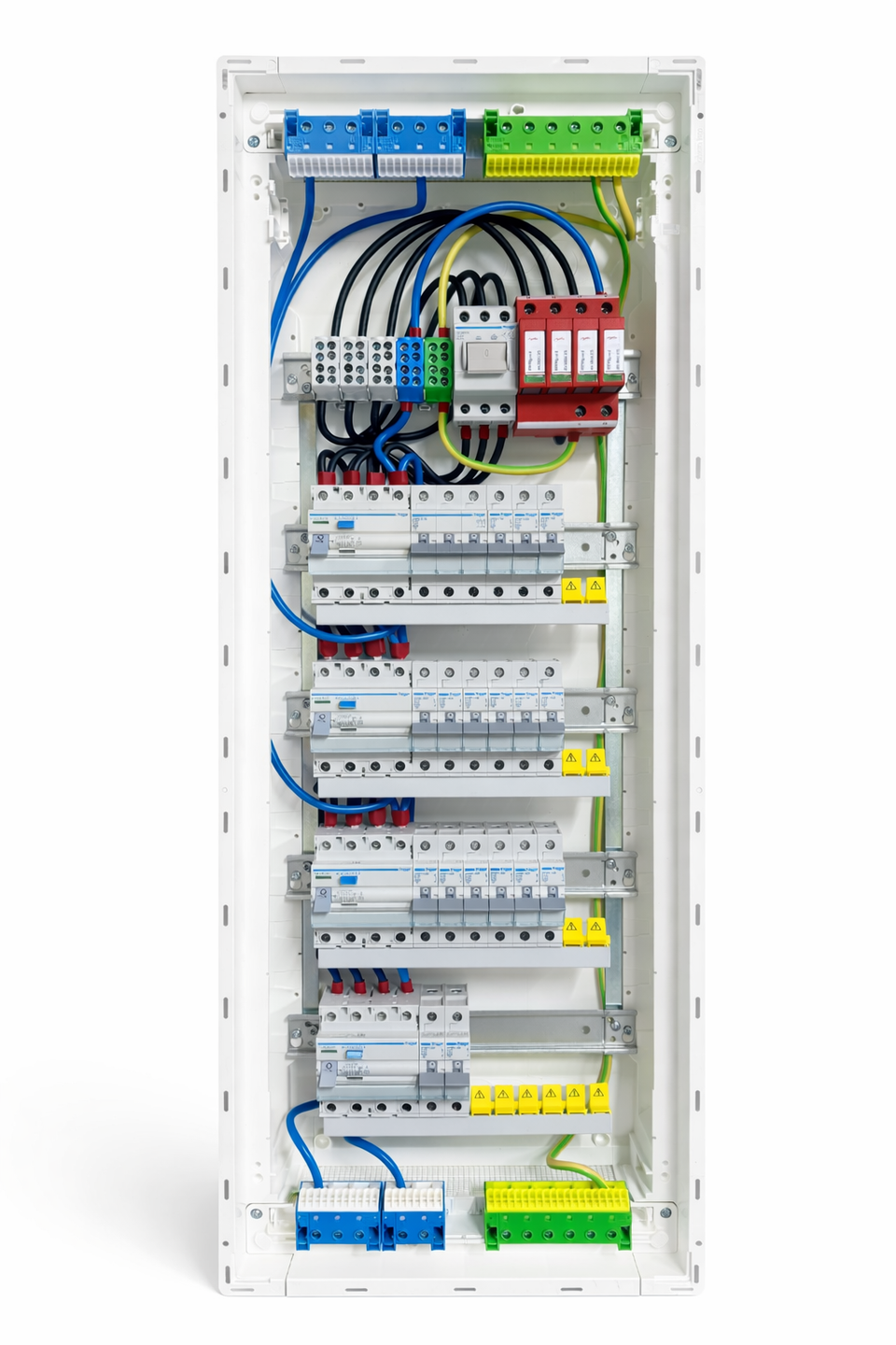 Verdrahteter Sicherungskasten mit FI-Schalter und Sicherungsautomaten